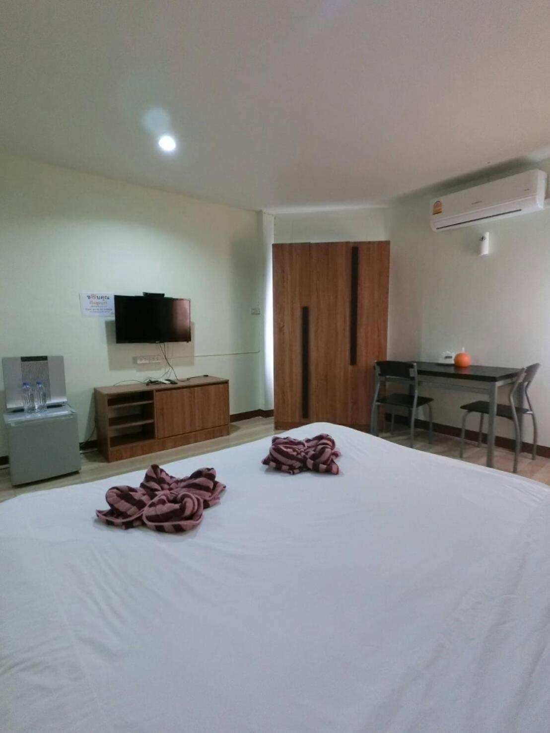 Alongkorn Hotel By Sb Samut Songkhram Екстер'єр фото