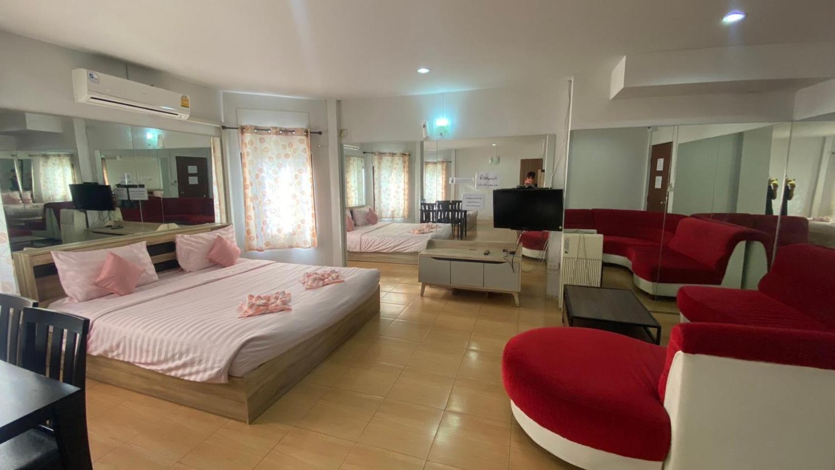 Alongkorn Hotel By Sb Samut Songkhram Екстер'єр фото