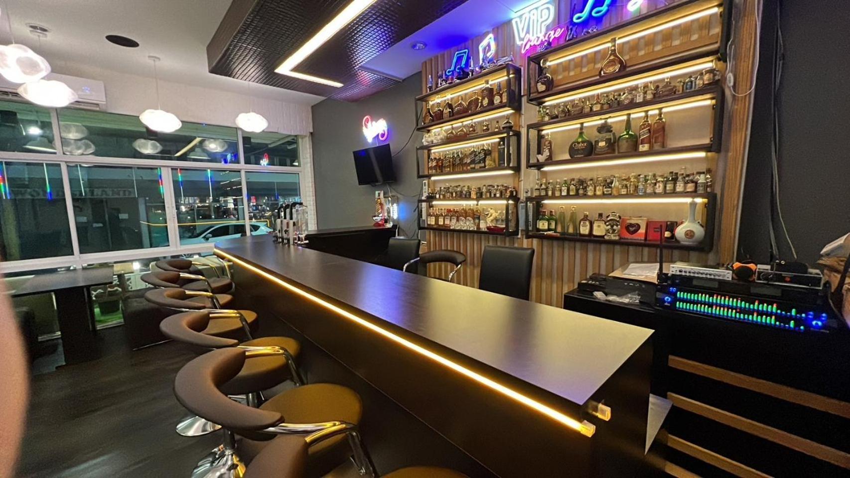 Alongkorn Hotel By Sb Samut Songkhram Екстер'єр фото
