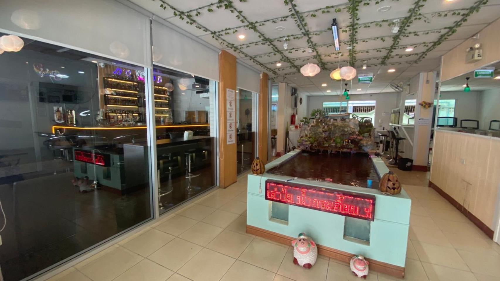 Alongkorn Hotel By Sb Samut Songkhram Екстер'єр фото