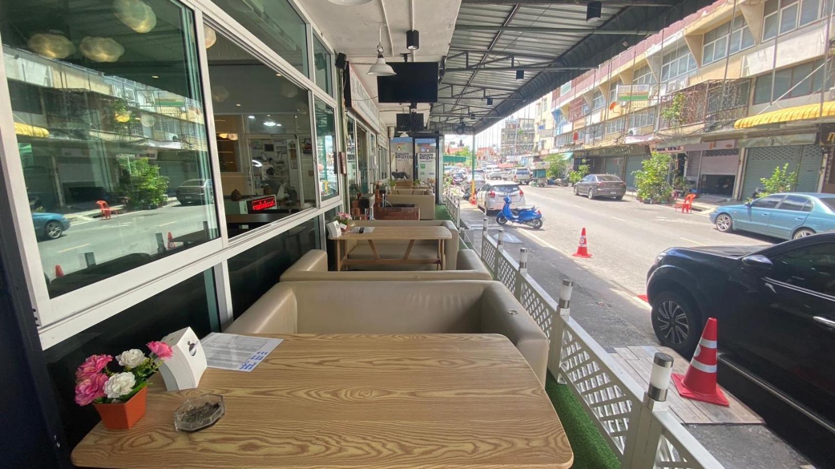 Alongkorn Hotel By Sb Samut Songkhram Екстер'єр фото